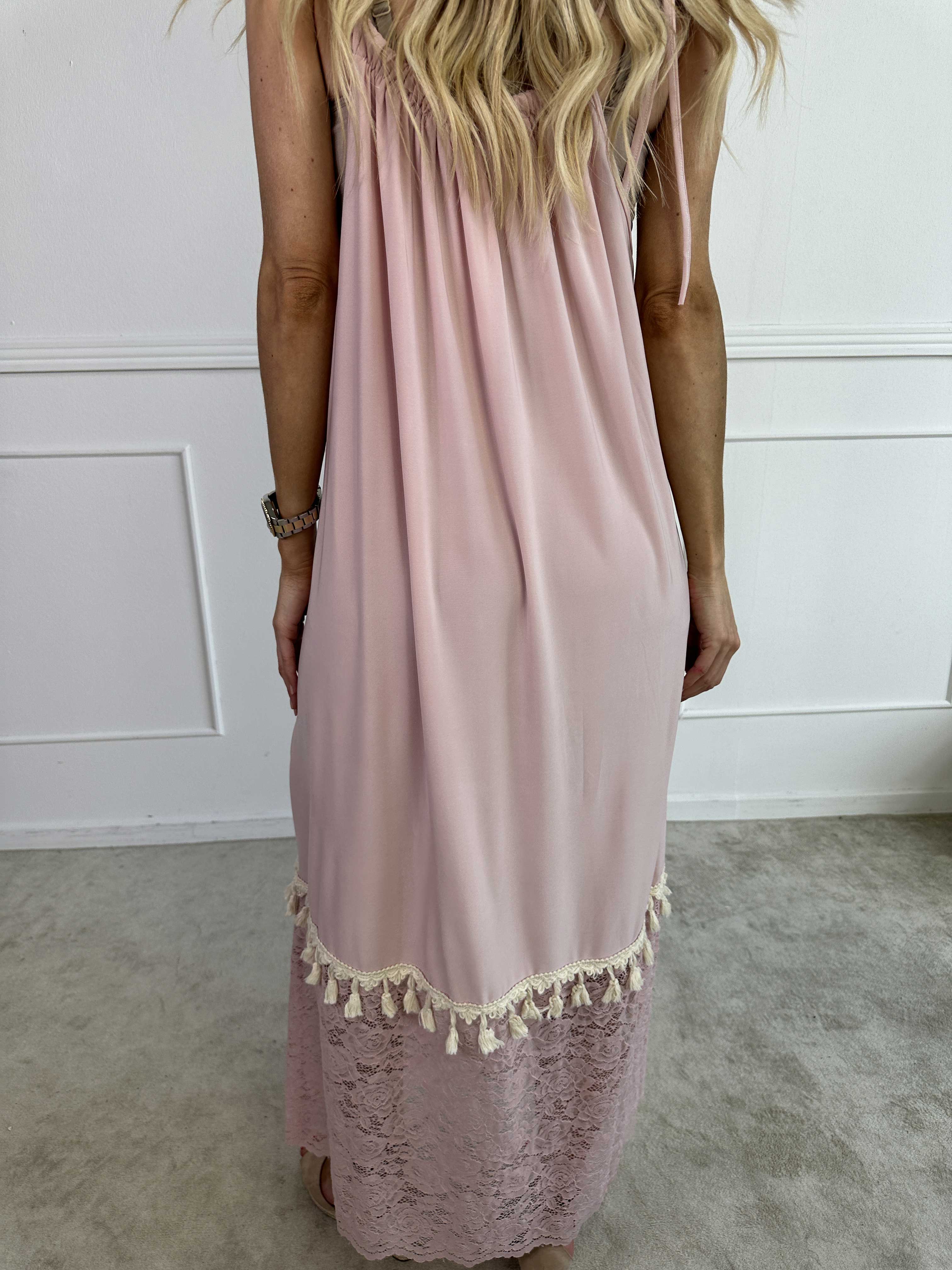 Willow - Lång elastisk klänning med spets nedtill